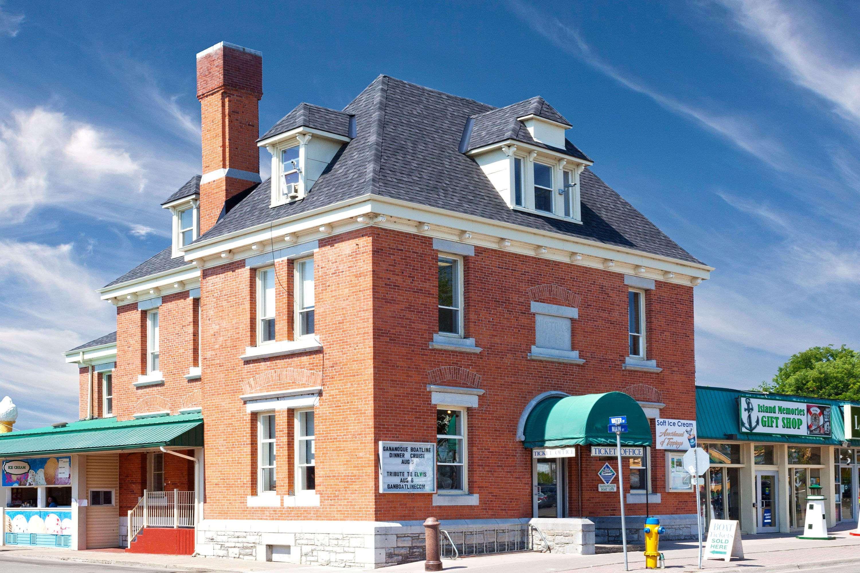 Hotel Ramada By Wyndham 1000 Islands Gananoque Exterior foto