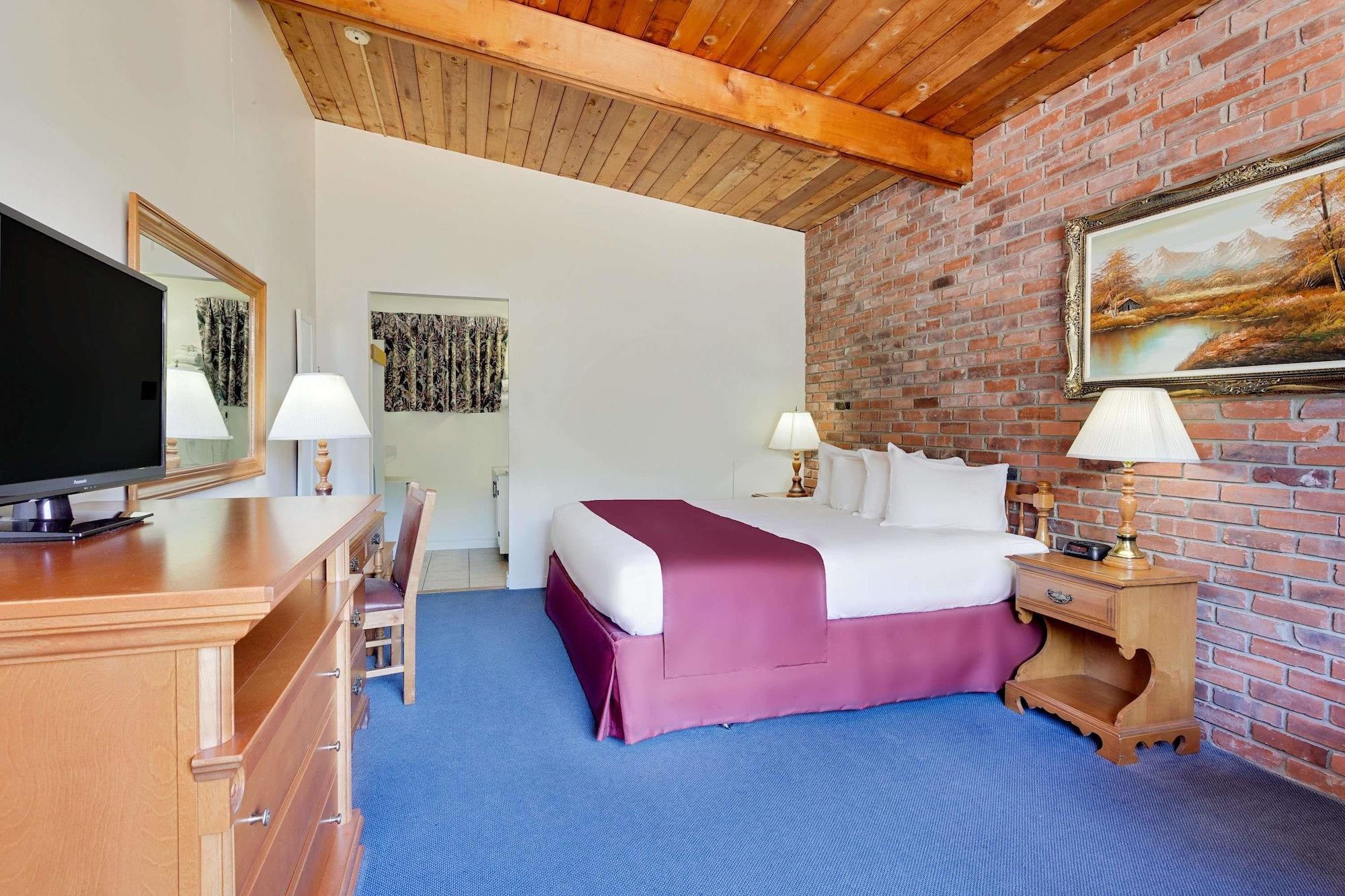 Hotel Ramada By Wyndham 1000 Islands Gananoque Exterior foto