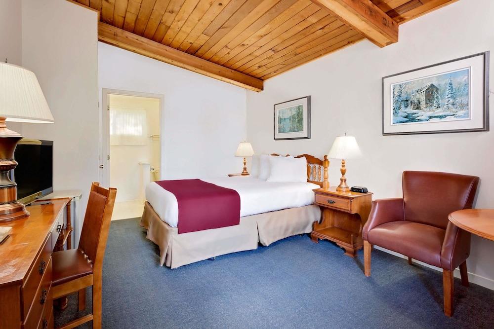 Hotel Ramada By Wyndham 1000 Islands Gananoque Exterior foto